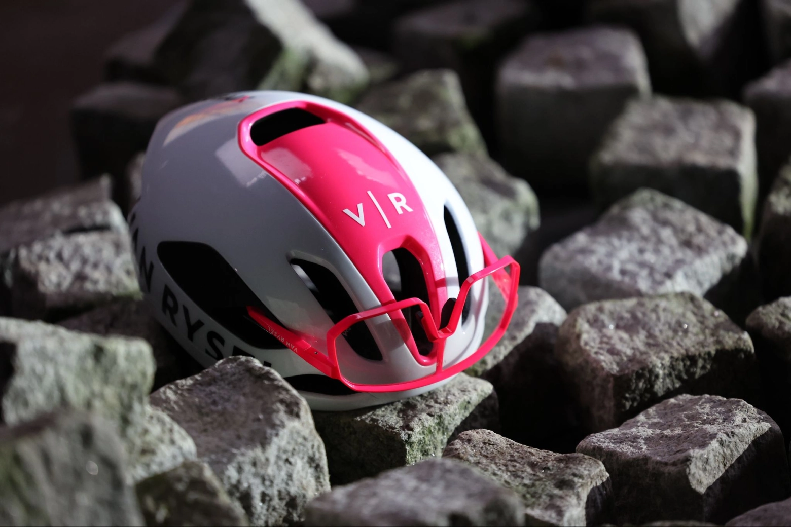 The spectacular bike and equipment of the VAN RYSEL ROUBAIX for 2025