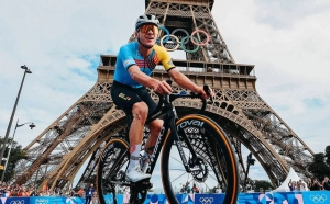 Evenepoel has a nerve injury and his recovery is complicated for the Classics