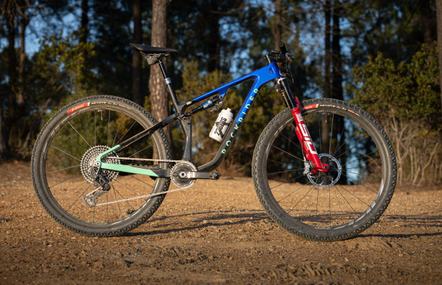 All the details of the new Rockrider RACE 940 S Pro Team with Flight Attendant