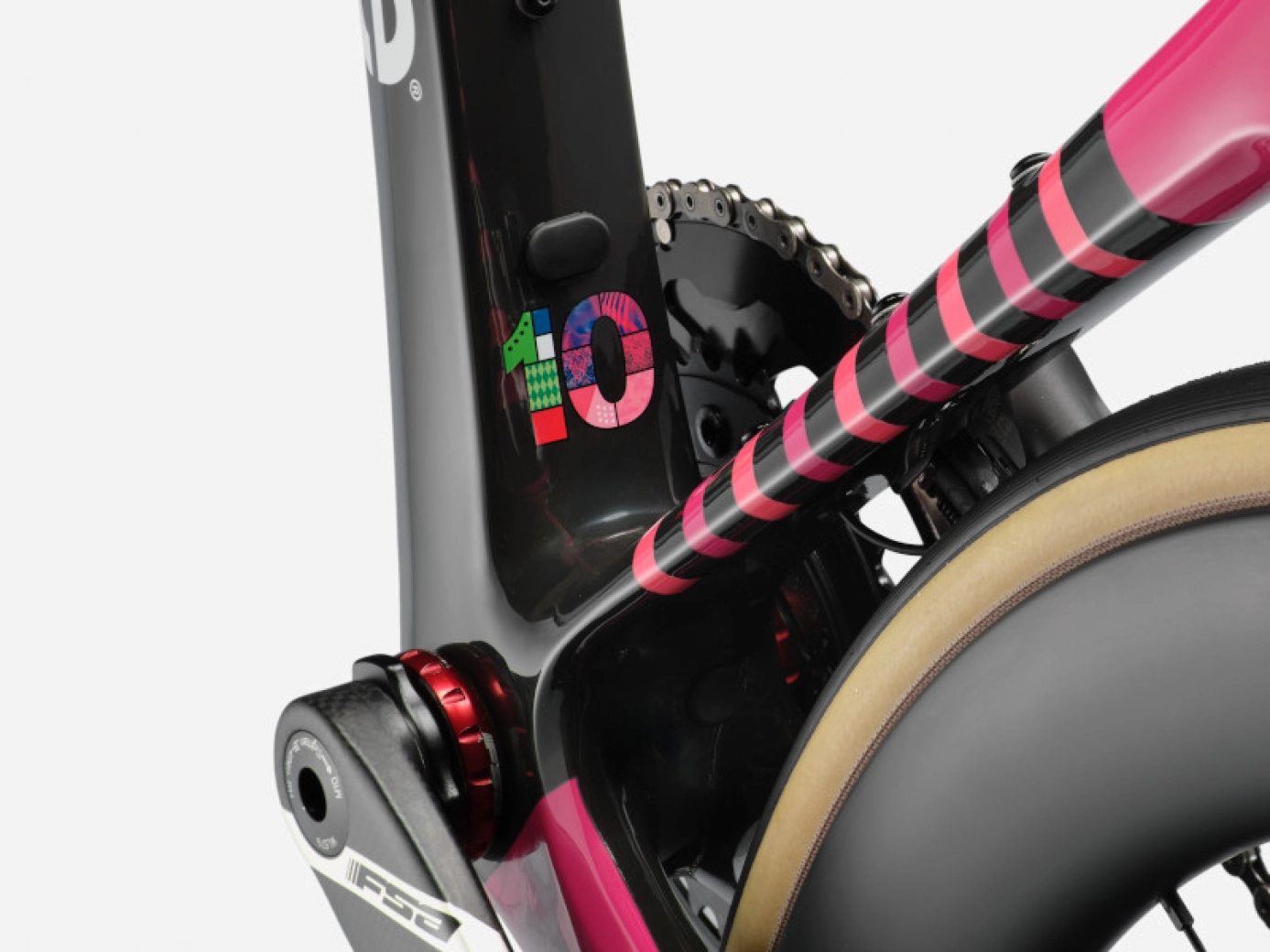 The new Cannondale LAB71 SuperSix EVO Team Edition 2025 from EF Education-EasyPost in detail