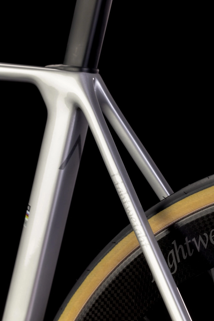 Aurum and Lightweight present a limited edition of Magma