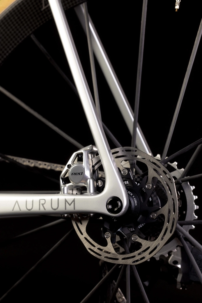 Aurum and Lightweight present a limited edition of Magma