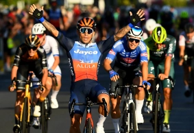 Caleb Ewan signs with INEOS Grenadiers
