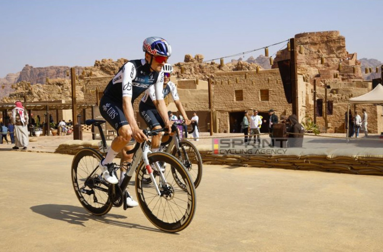 Pidcock wins his first stage with the Q36.5