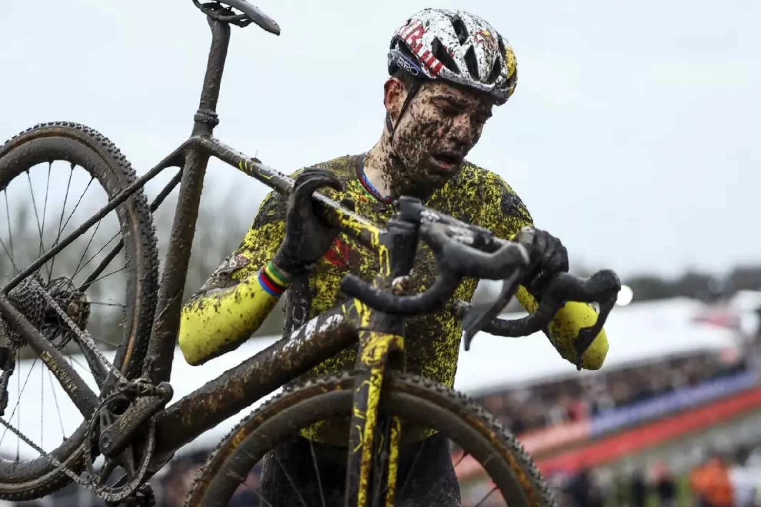 Quais opções Van Aert tem de vencer Van der Poel no Mundial?