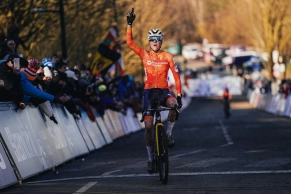 Mathieu van der Poel rounds off his perfect winter with the world title in Liévin