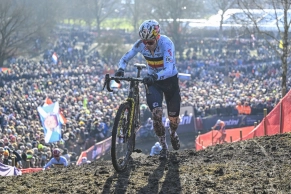 Mathieu van der Poel rounds off his perfect winter with the world title in Liévin