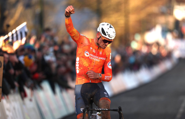 Mathieu van der Poel rounds off his perfect winter with the world title in Liévin