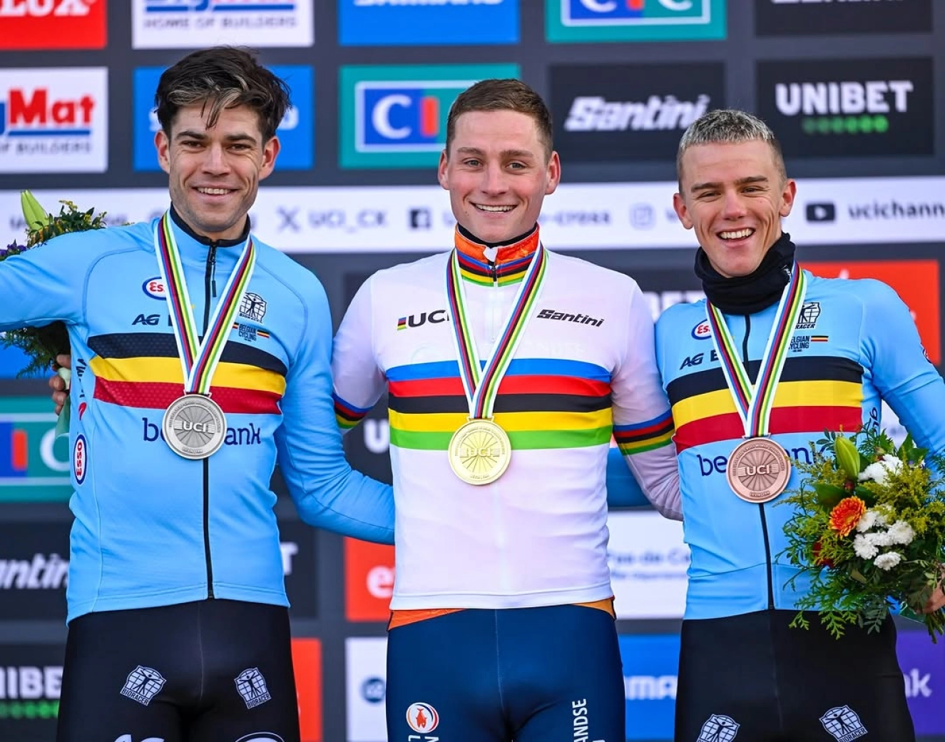 Two children return Van Aert the Garmin he lost during the World Championships