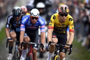 What races will Van Aert and Van der Poel do before Flanders and Roubaix?
