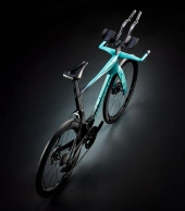 This Bianchi puts an end to rim brakes in the World Tour, in 2025 there will only be disc brakes in competition