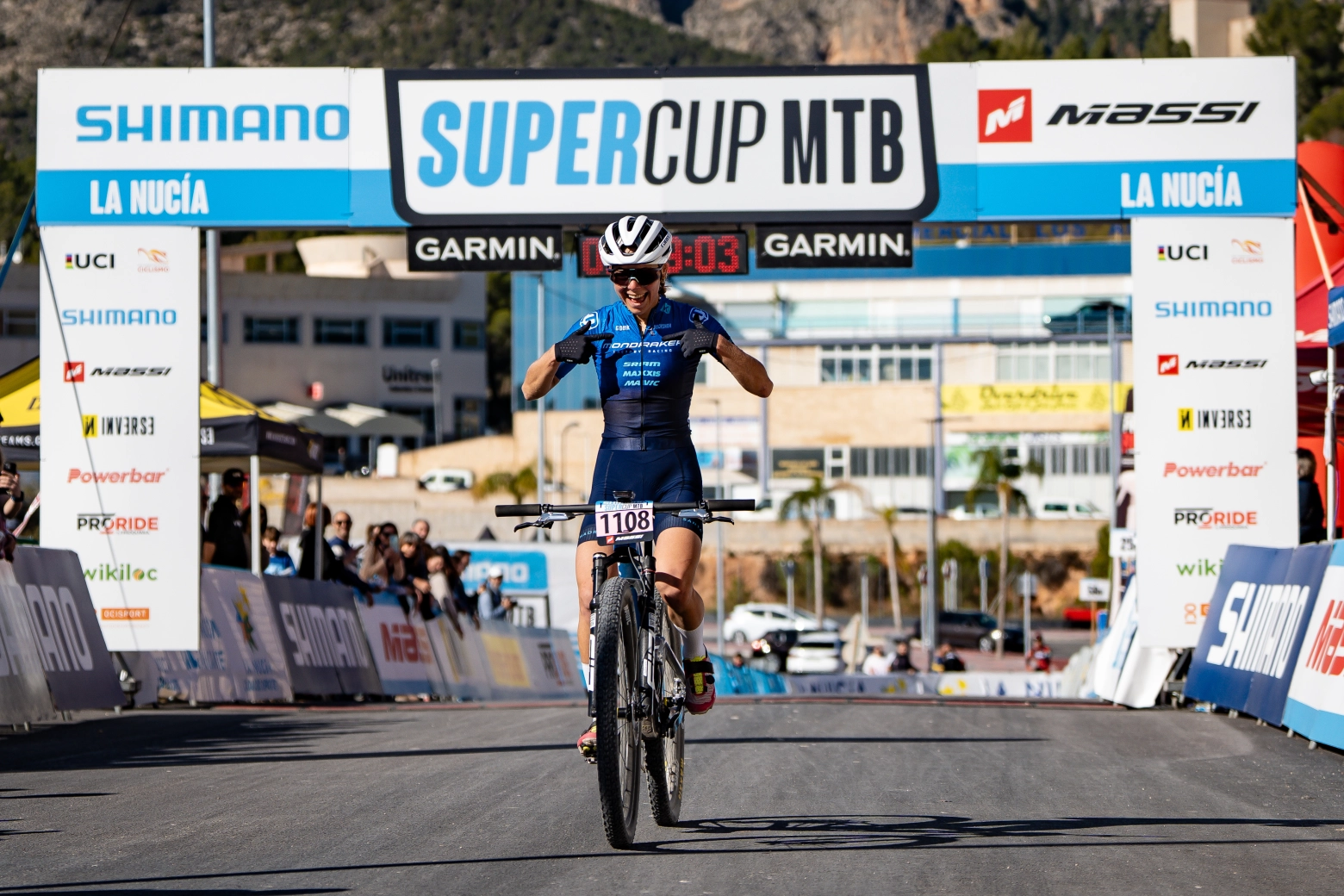 Sam Gaze e Tamara Wiedman vencem a Shimano Super Cup Massi La Nucía 2025