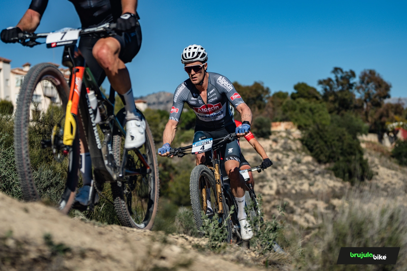 Sam Gaze e Tamara Wiedman vencem a Shimano Super Cup Massi La Nucía 2025