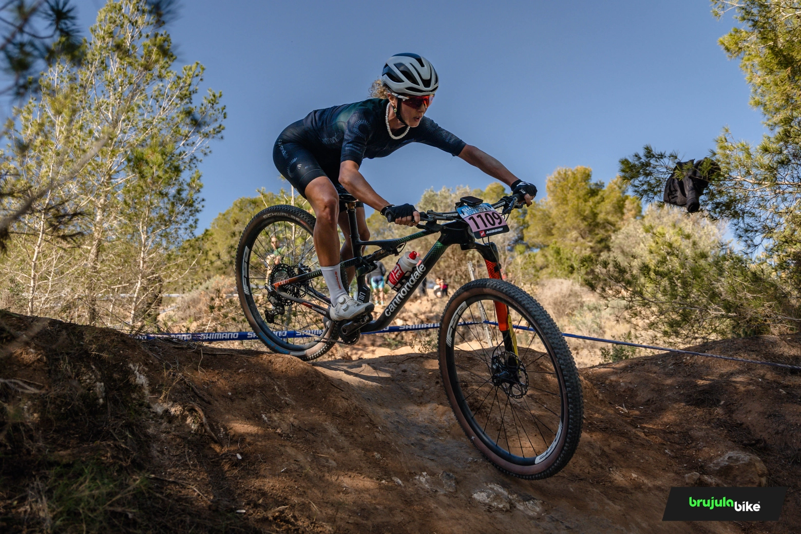 Sam Gaze e Tamara Wiedman vencem a Shimano Super Cup Massi La Nucía 2025