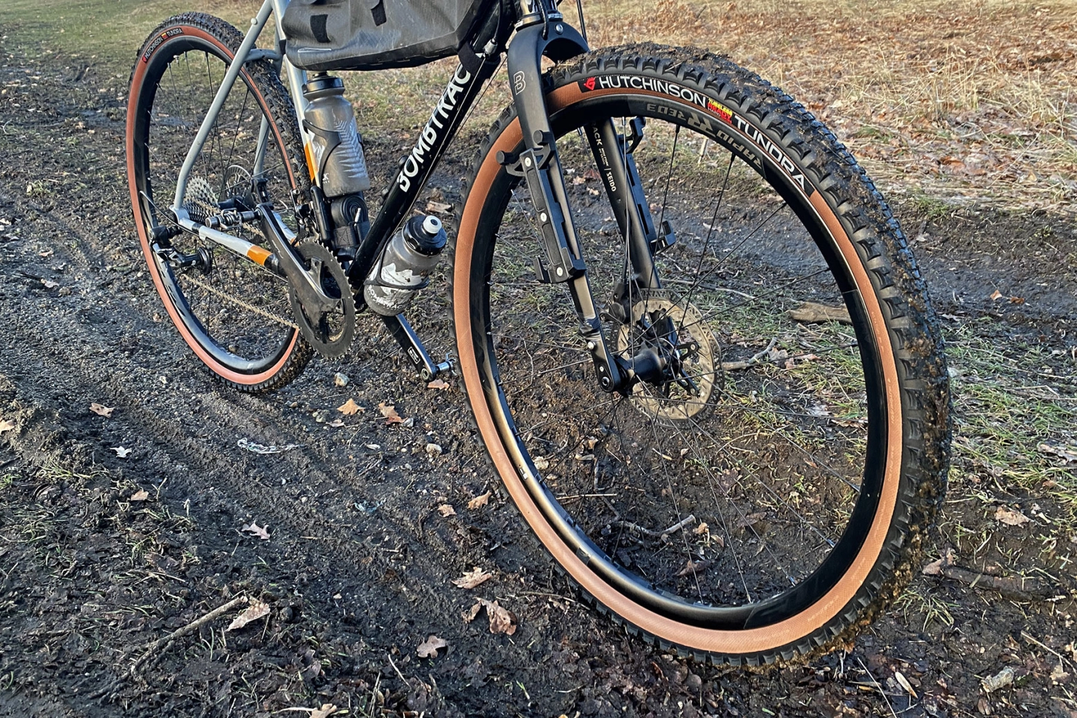 Why wider tires in gravel are faster