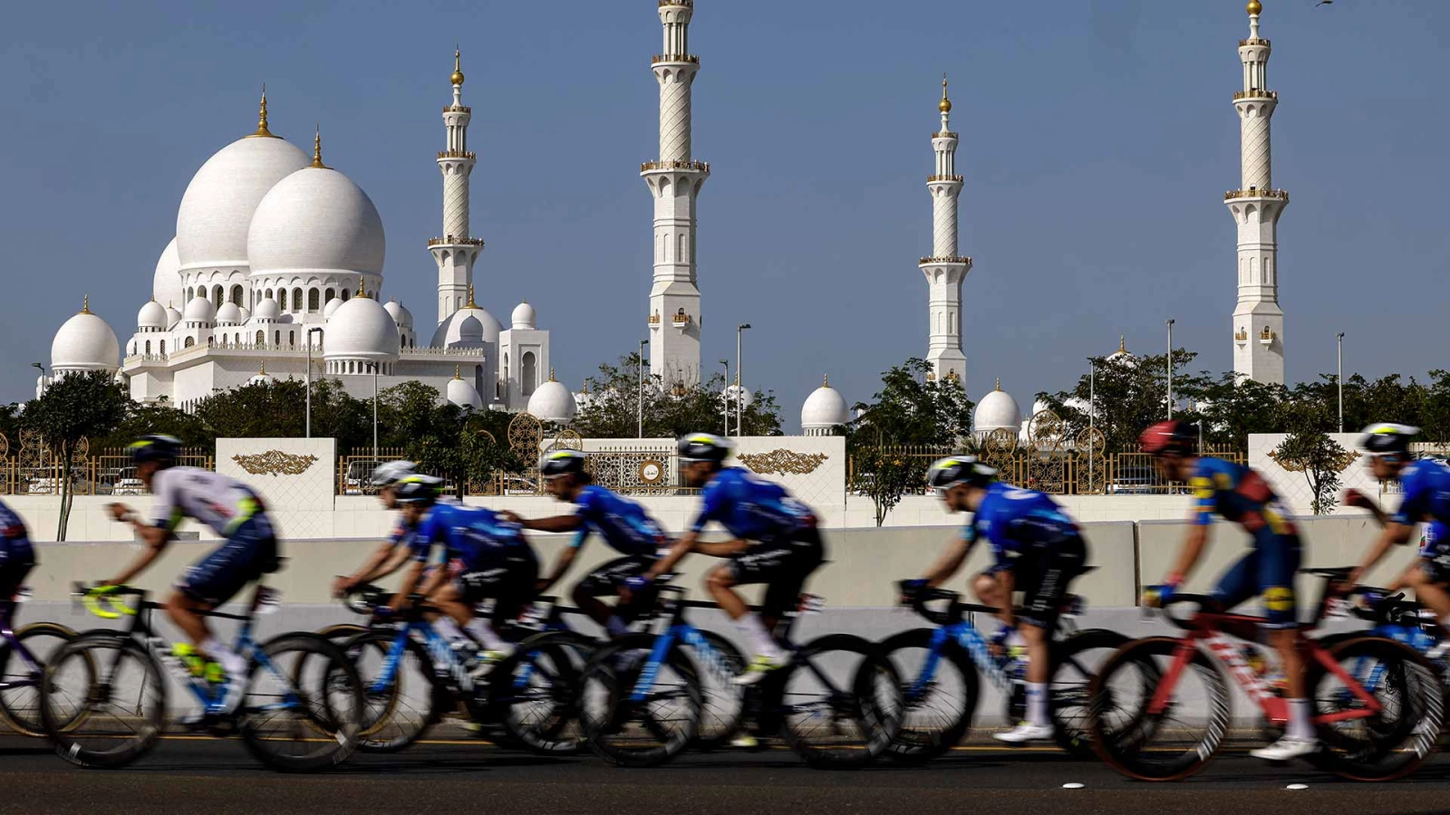 Pogacar makes his debut in the UAE Tour