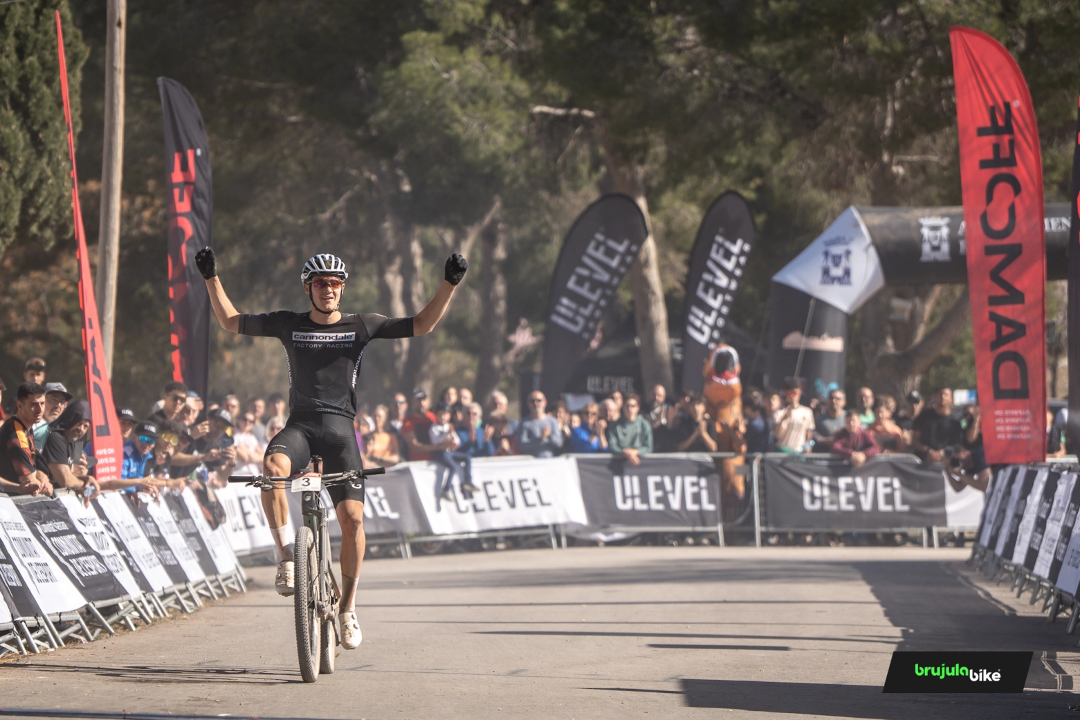 Jenny Rissveds and Charlie Aldridge dominate the Internacionales Chelva 2025