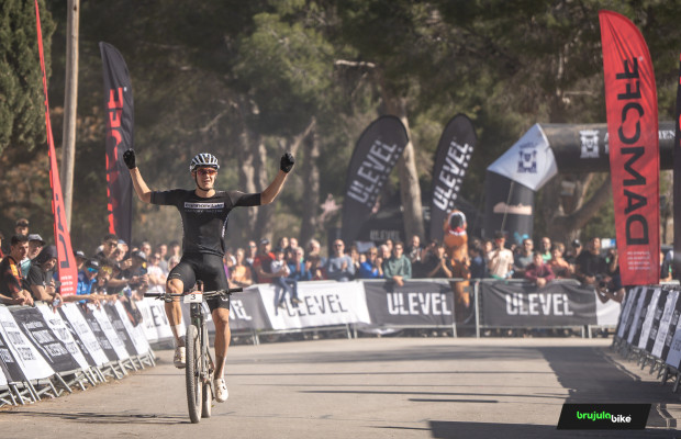 Jenny Rissveds and Charlie Aldridge dominate the Internacionales Chelva 2025