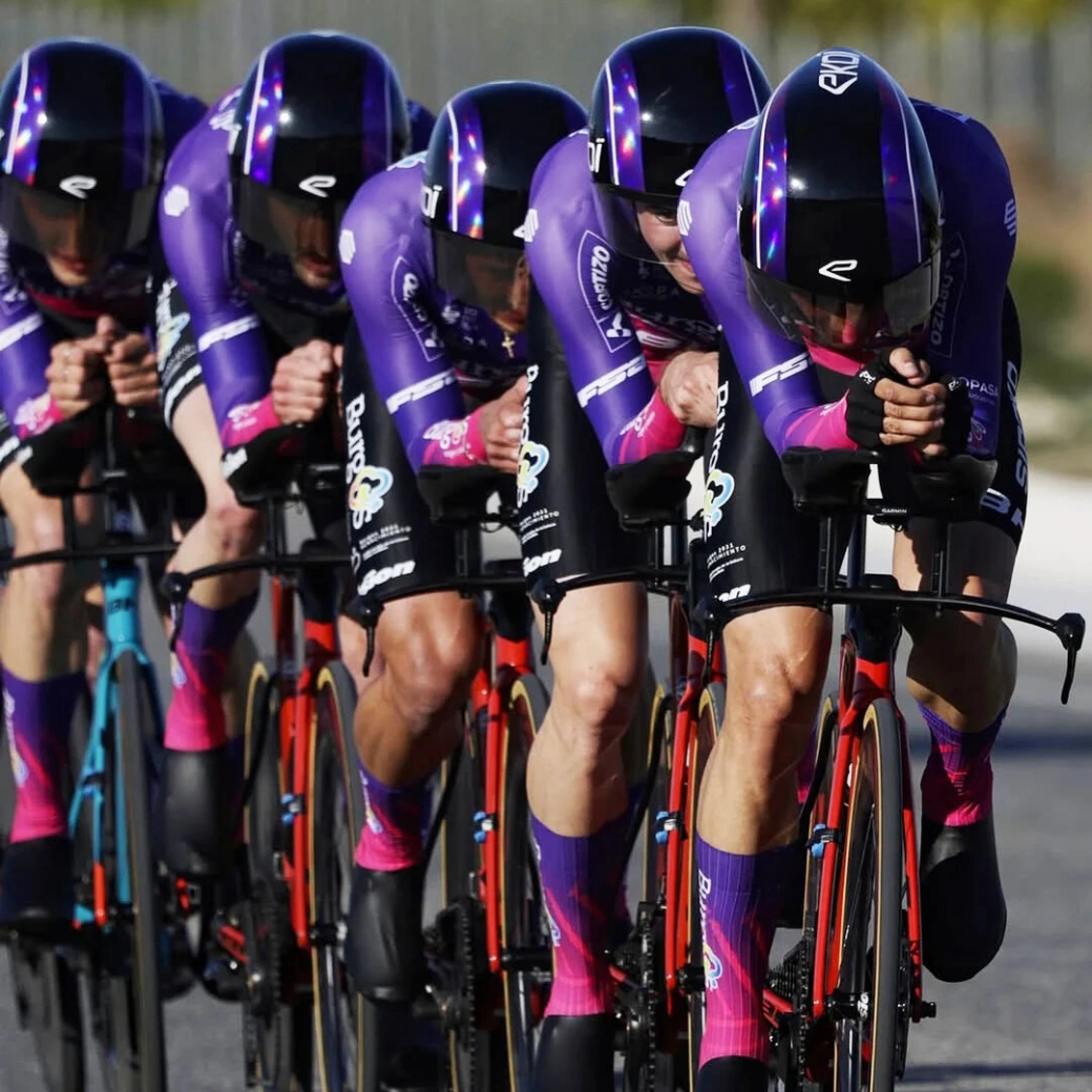 Este casco gigante de Ekoi para crono ha sido diseñado por IA