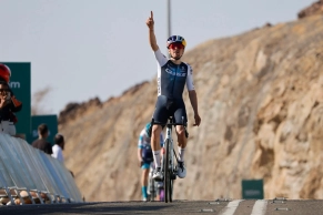 How is the bike change going for Pidcock: "We took the measurements and then copied the position of his old bike to the new one"