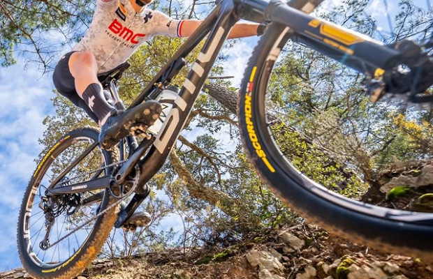 O BMC Factory Racing estreia nova imagem