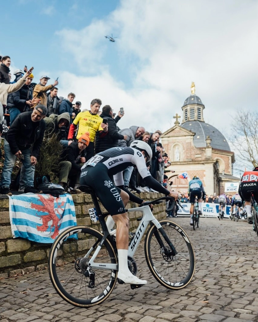 Pidcock debuts Zipp wheels with integrated pressure sensor