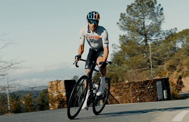 Avancini surprend tout le monde et signe avec l'équipe Factor Racing sur route : "Quand j'étais enfant, je rêvais de courir le Tour, le Giro, la Vuelta"