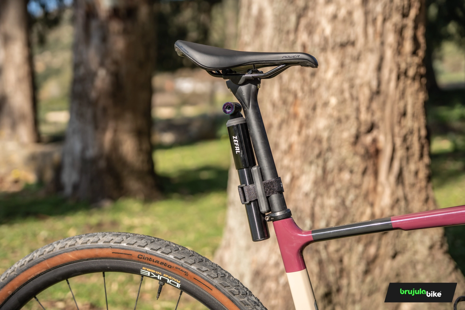 The Zéfal Mt. Mini pump has become essential on our MTB outings: sturdy, reliable, and with great capacity