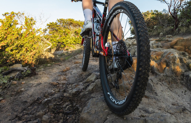 Air Trak y Fast Trak: Specialized renueva sus neumáticos XC para 2025