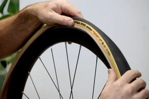 Vittoria is ahead of the trend and presents its Corsa Wide Rim tire