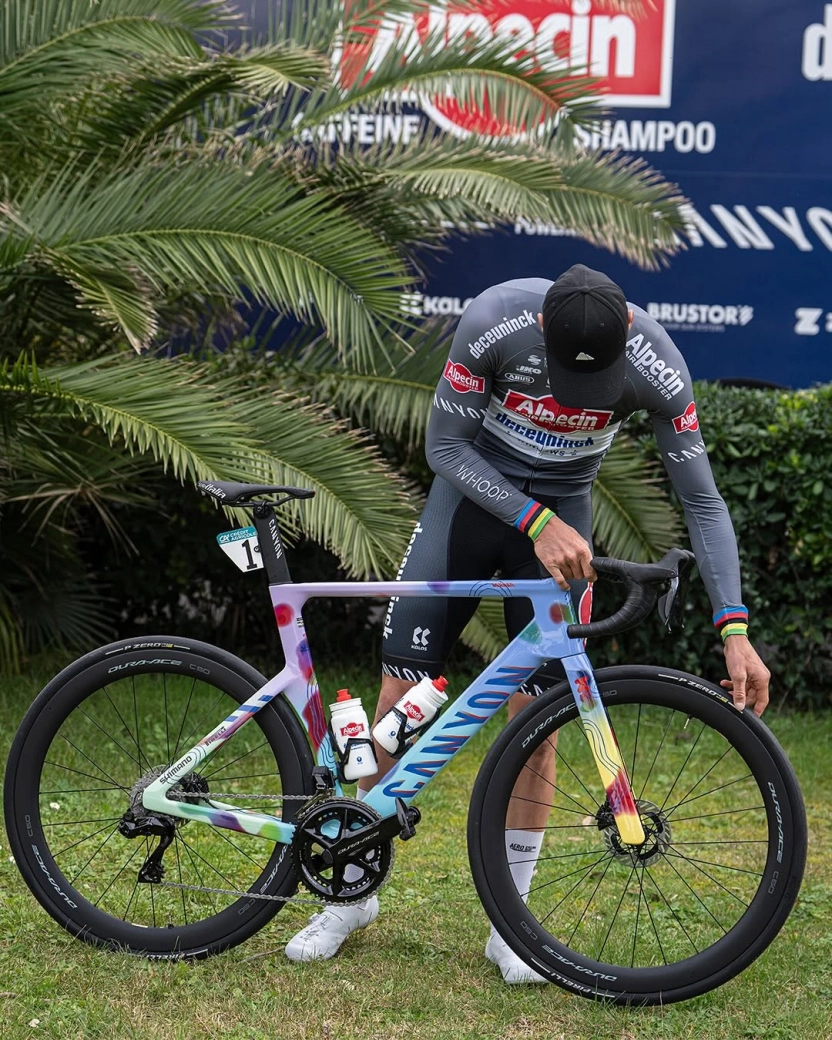 Van der Poel estrena una Canyon Aeroad muy especial