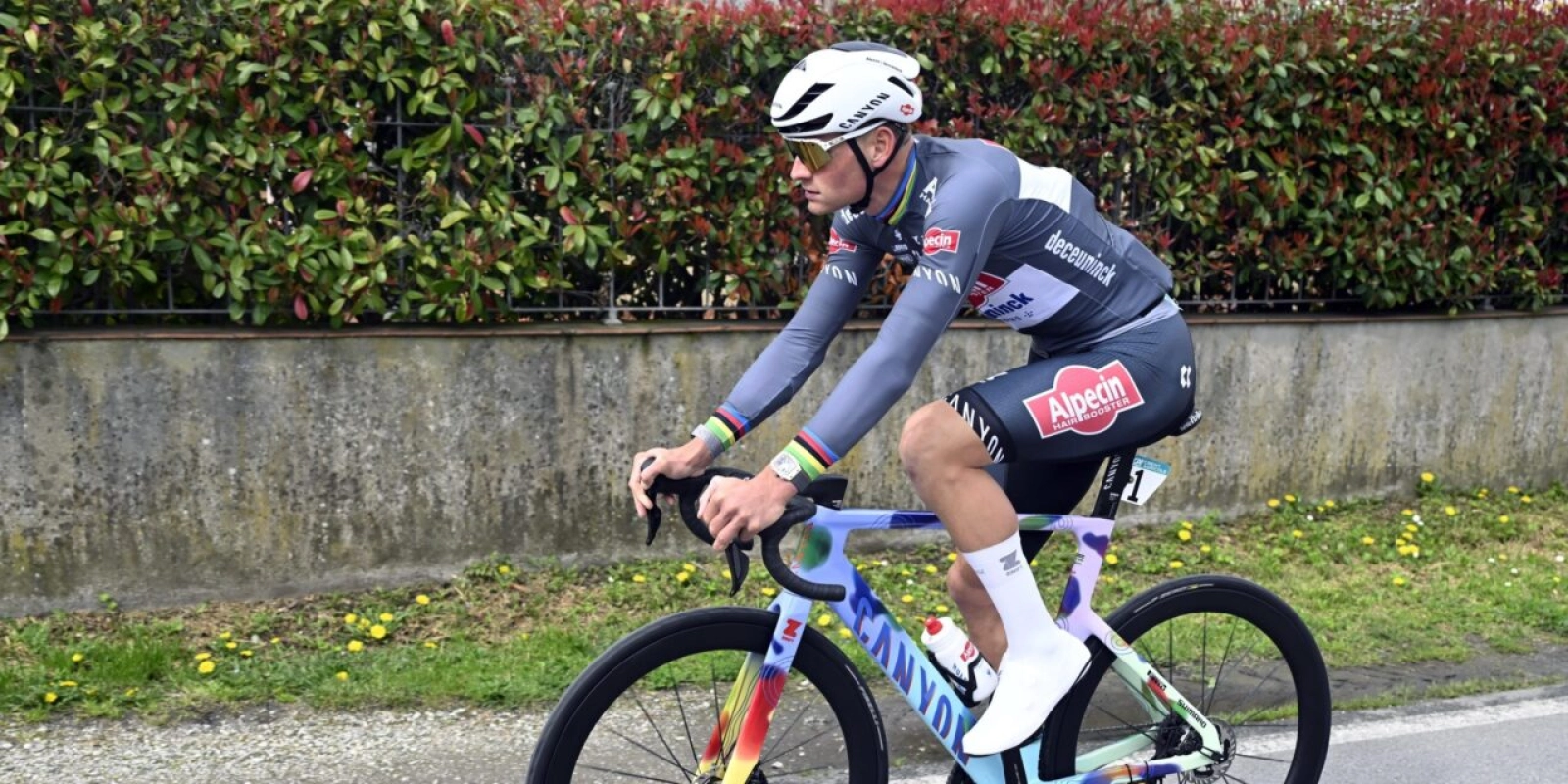 Dónde ver la Milán-San Remo 2025 ¿El primer Van der Poel vs Pogacar del año?