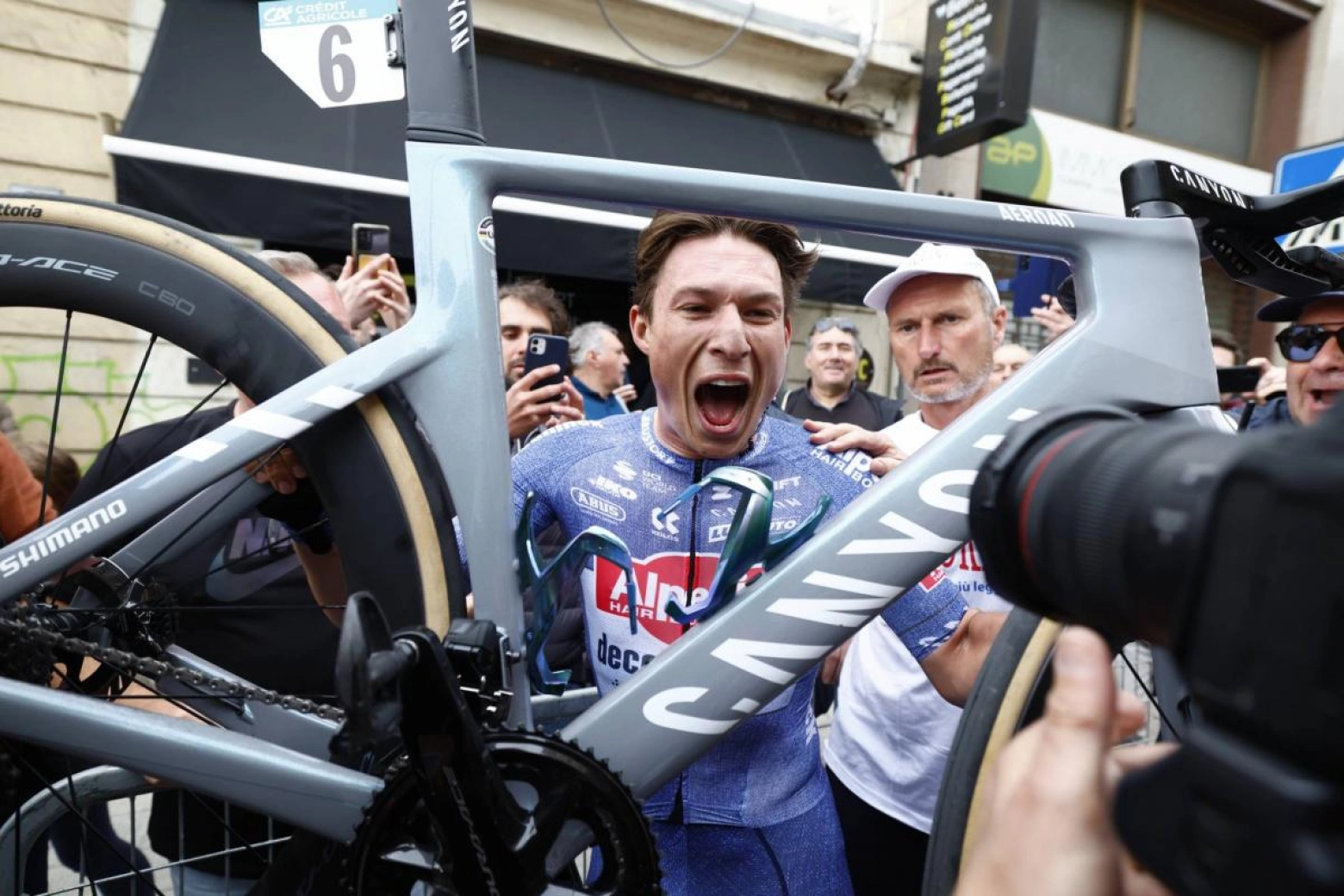 Dónde ver la Milán-San Remo 2025 ¿El primer Van der Poel vs Pogacar del año?