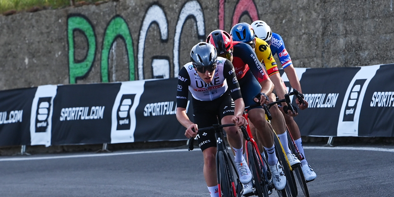 Dónde ver la Milán-San Remo 2025 ¿El primer Van der Poel vs Pogacar del año?