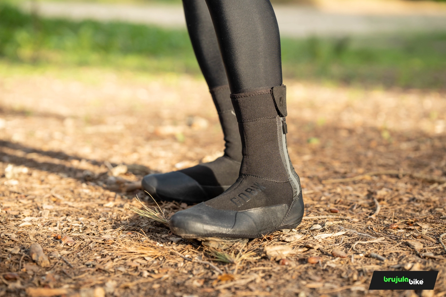 Probamos los Gobik Avert: solo necesitas unos cubrezapatillas y son estos