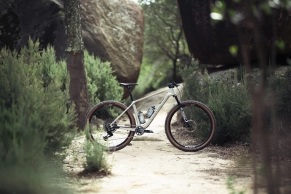 The new Canyon Exceed 2025 reinvents itself: faster than a gravel bike, lighter than a full-suspension MTB