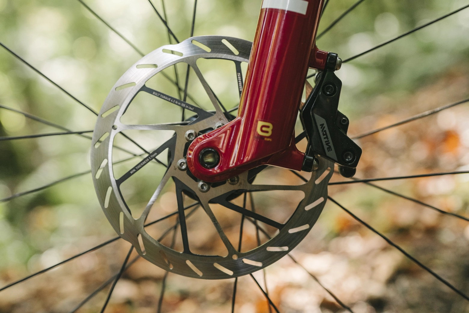 SRAM changes its entire brake catalog with the new Motive series for XC and Trail: models, price, and weights