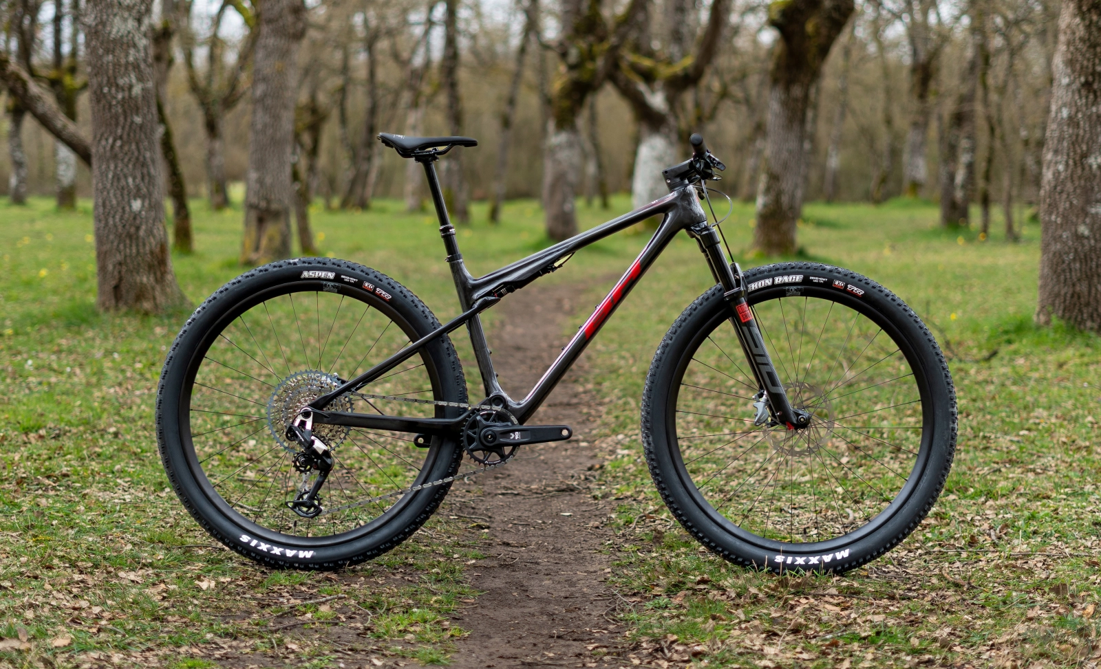 The BH Lynx SLS debuts a model with the new SRAM Eagle 90 group