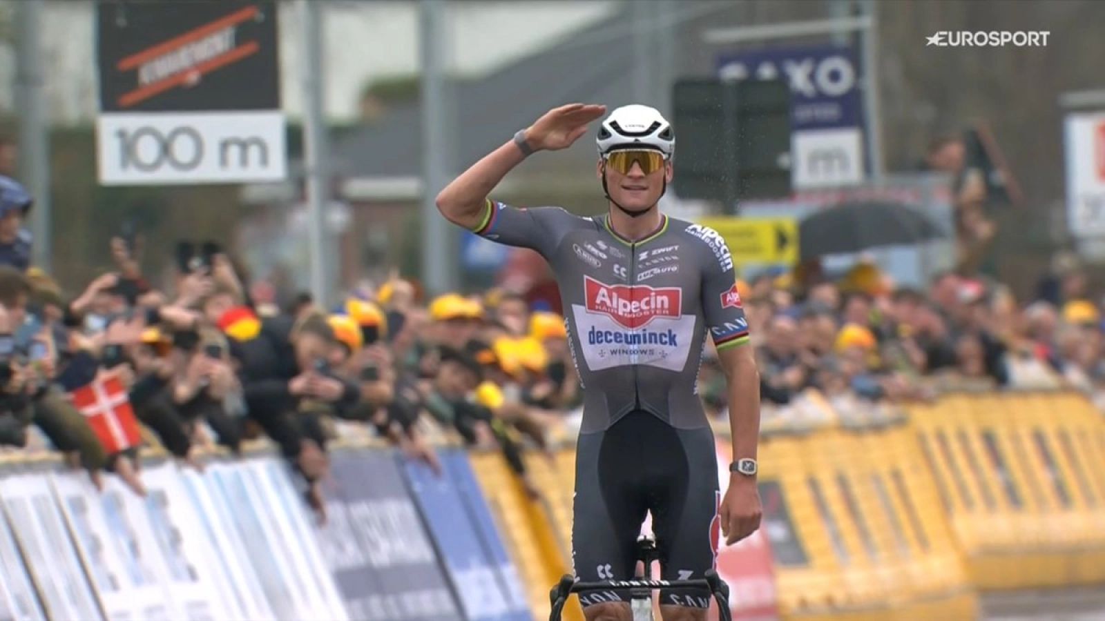 Van der Poel's amazing performance to defend victory in the E3 Saxo Bank Classic