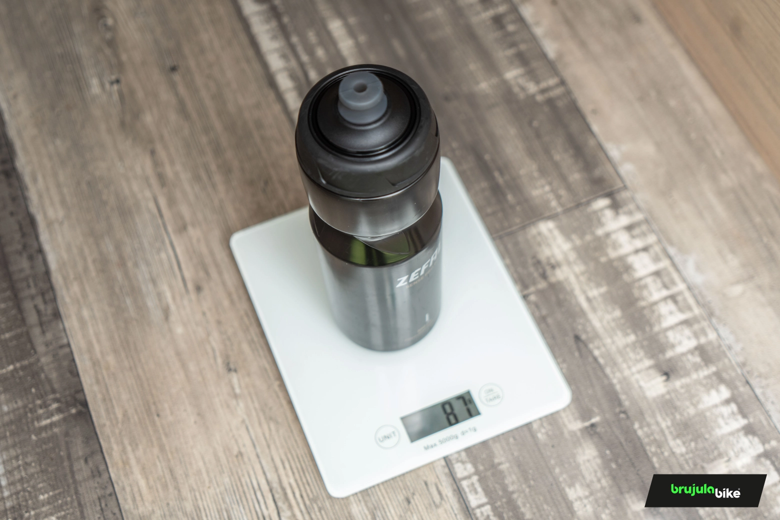 We tested the new Zéfal Pulse S2 bottle cage: carbon, side entry, and unbeatable price