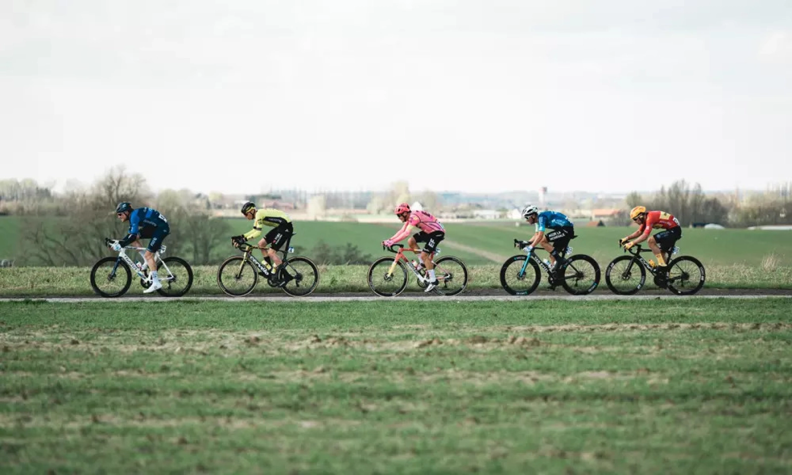 Wout van Aert seeks to clear up doubts in Dwars door Vlaanderen, the prelude to the Tour of Flanders