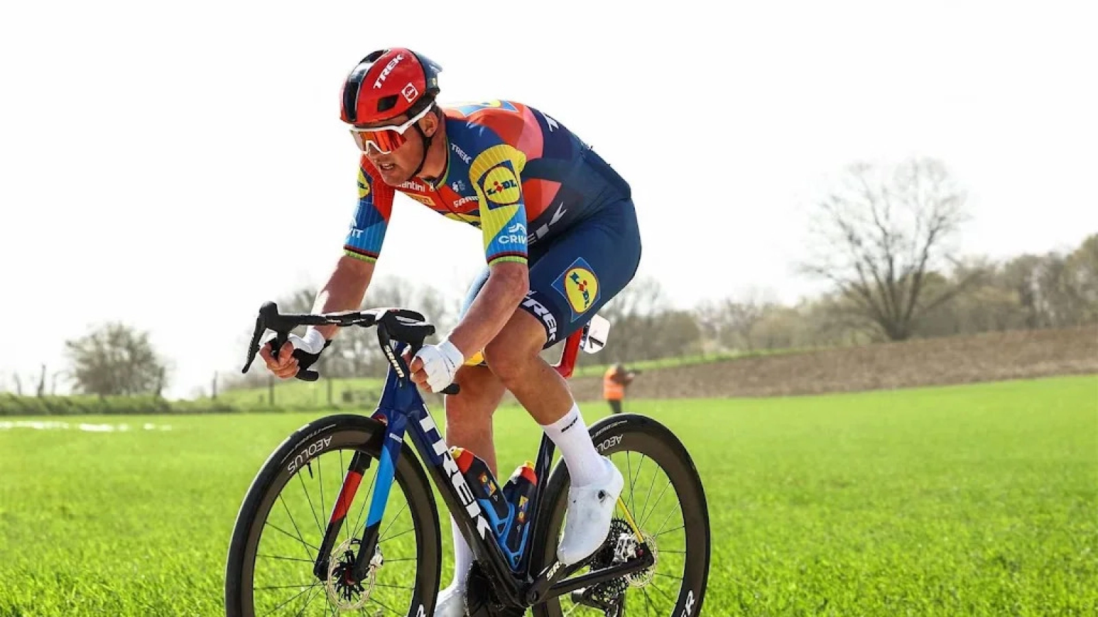 Wout van Aert seeks to clear up doubts in Dwars door Vlaanderen, the prelude to the Tour of Flanders