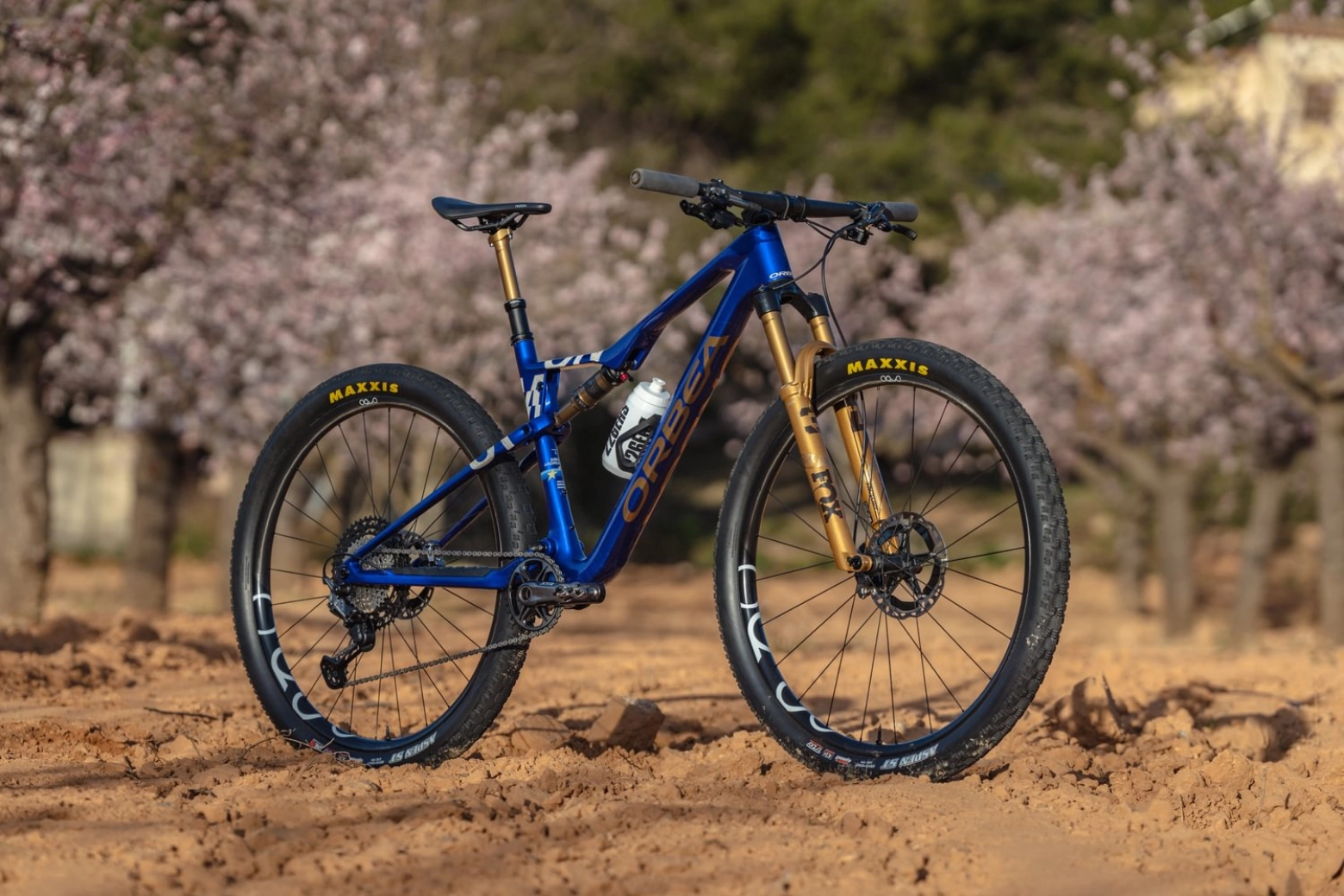 Simon Andreassen debuts his new Orbea Oiz European Champion XCC edition in Brazil