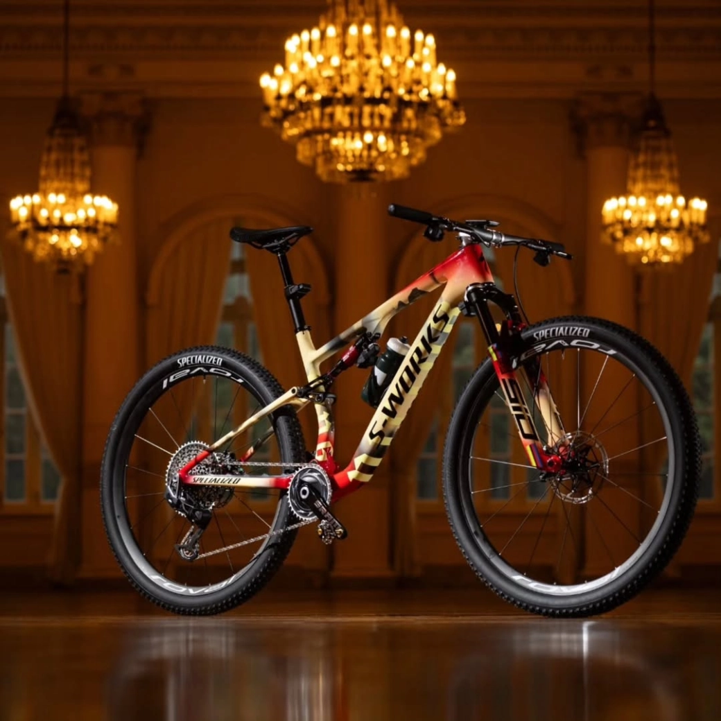 Victor Koretzky debuts the S-Works Epic 8 with the new RockShox Reverb seatpost