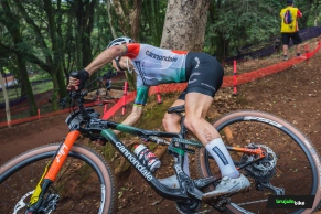 El Cannondale Factory Racing renueva su imagen al completo: así es su nueva Scalpel y equipación