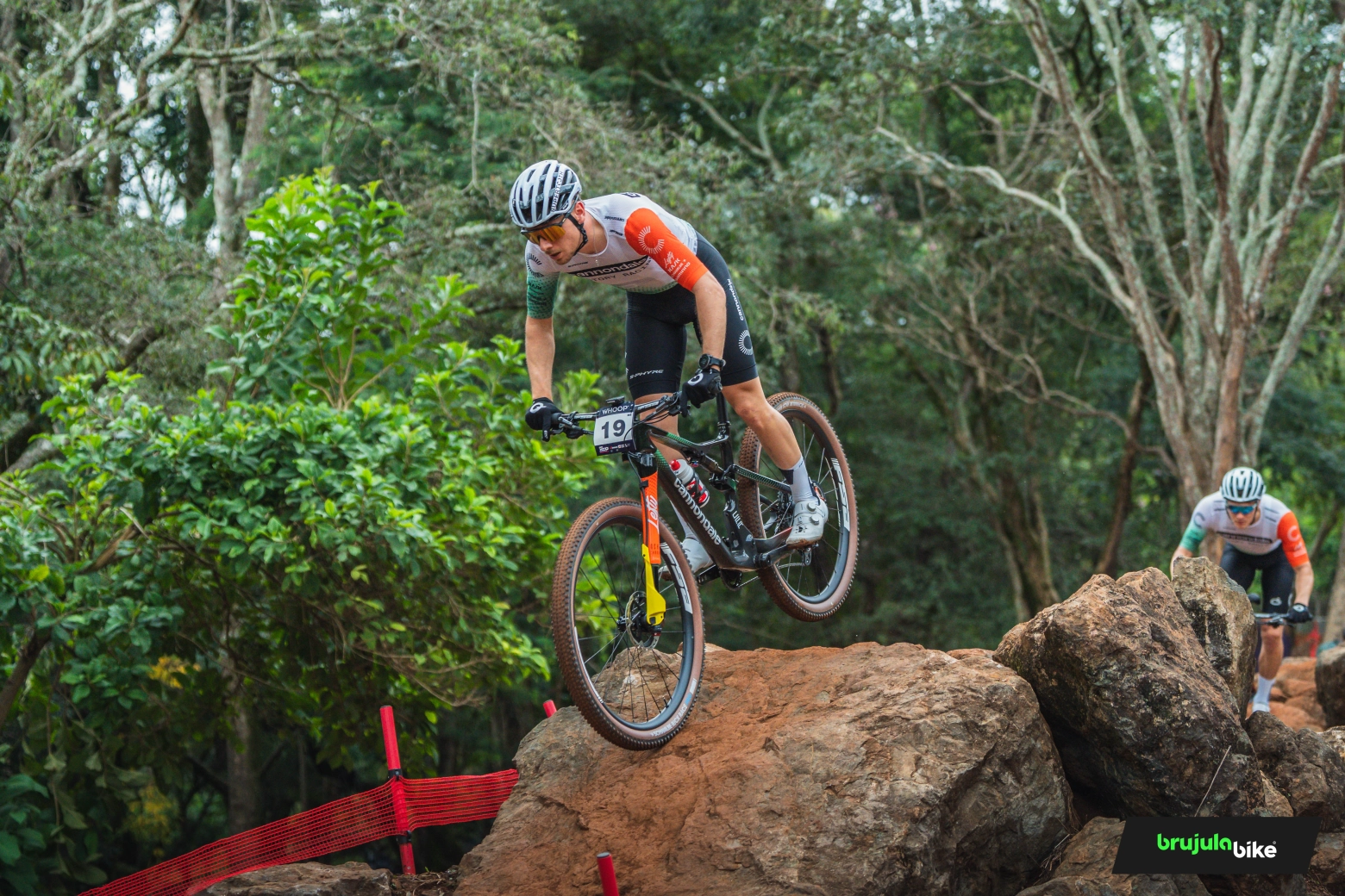 El Cannondale Factory Racing renueva su imagen al completo: así es su nueva Scalpel y equipación