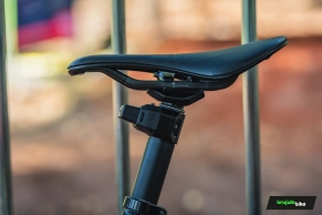 Nueva tija RockShox Reverb AXS: renovada por fuera y por dentro