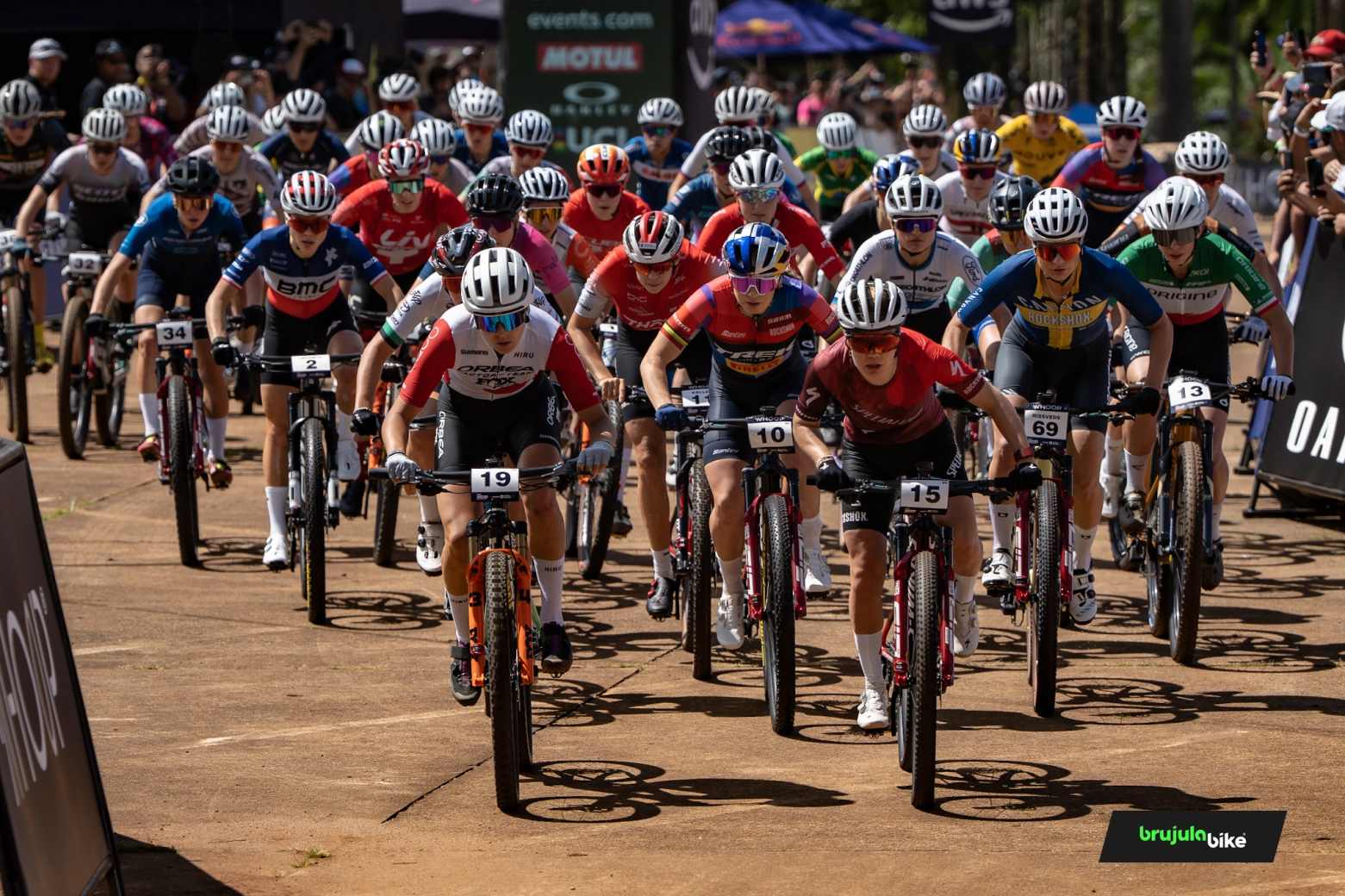 Maxwell surprises and wins the Araxá XCO World Cup 2025