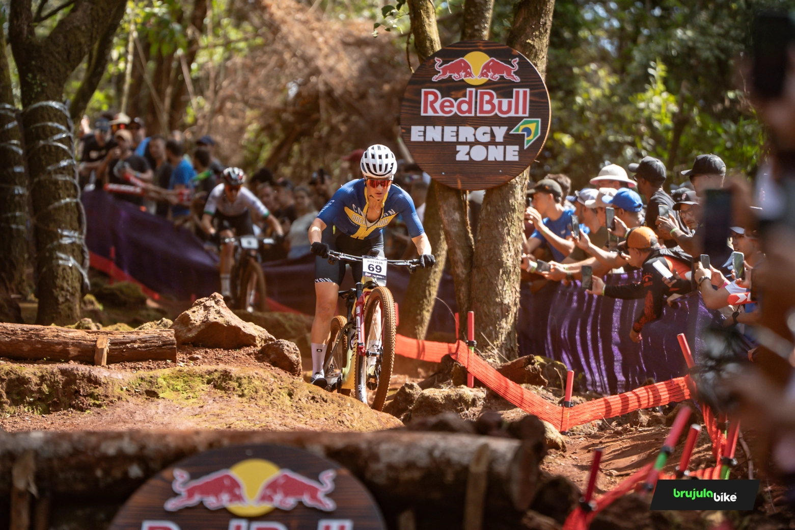 Maxwell surprises and wins the Araxá XCO World Cup 2025
