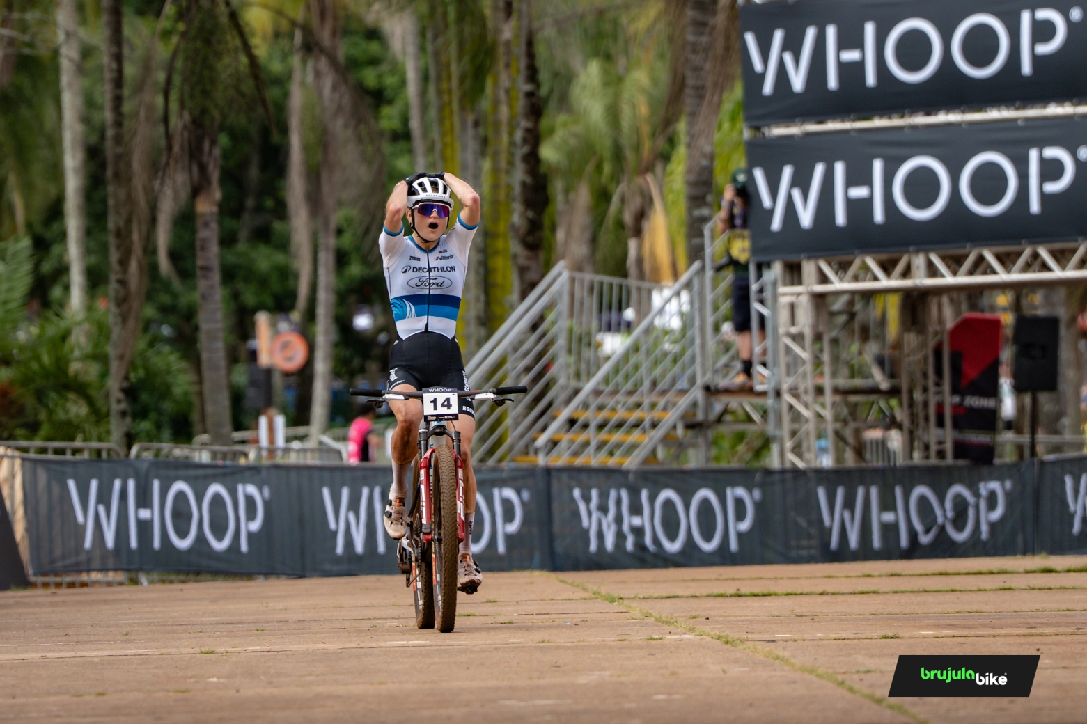 Maxwell surprises and wins the Araxá XCO World Cup 2025